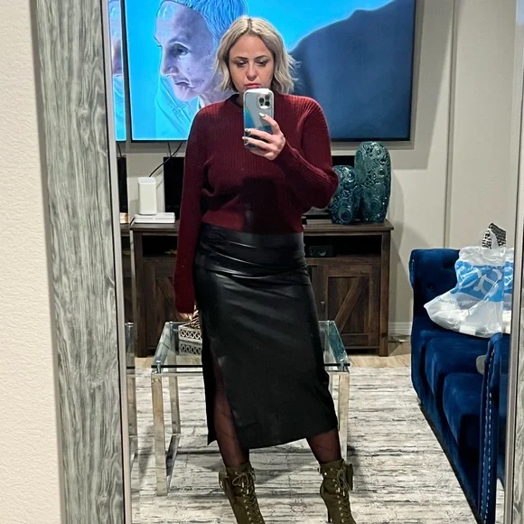 Zara leather king skirt. - Picture 3 of 8